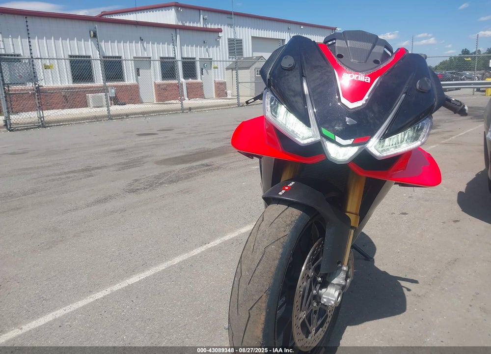 2022 APRILIA RSV4 1100 FACTORY VIN: ZD4KYUB06NS000493
