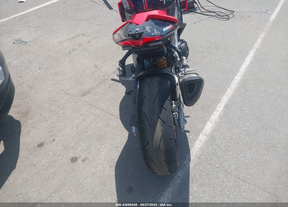 2022 APRILIA RSV4 1100 FACTORY VIN: ZD4KYUB06NS000493