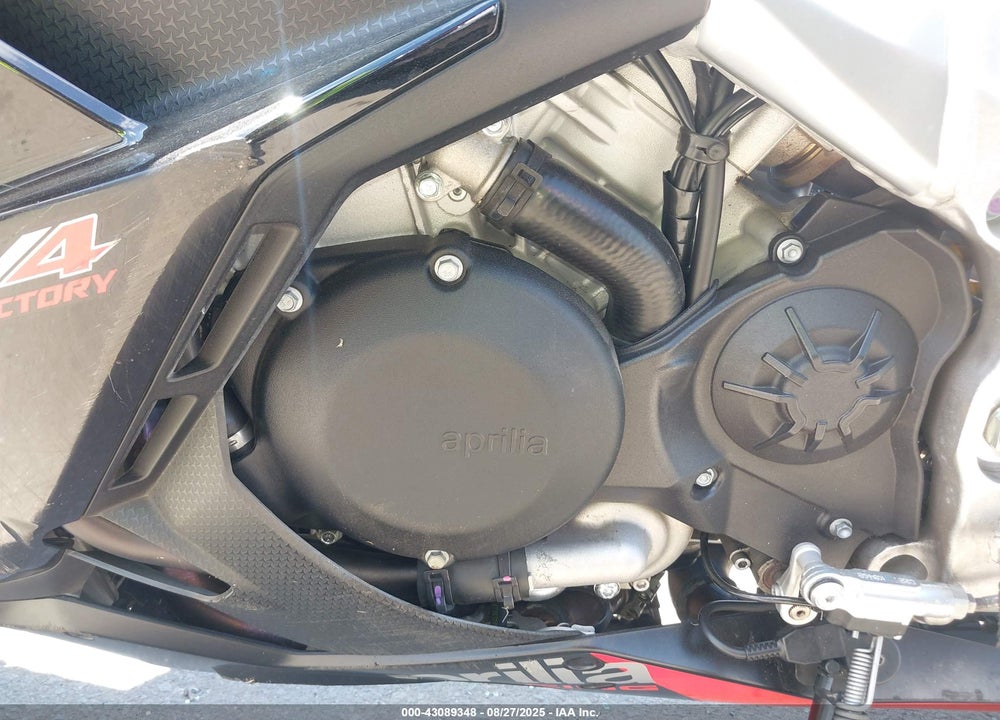 2022 APRILIA RSV4 1100 FACTORY VIN: ZD4KYUB06NS000493