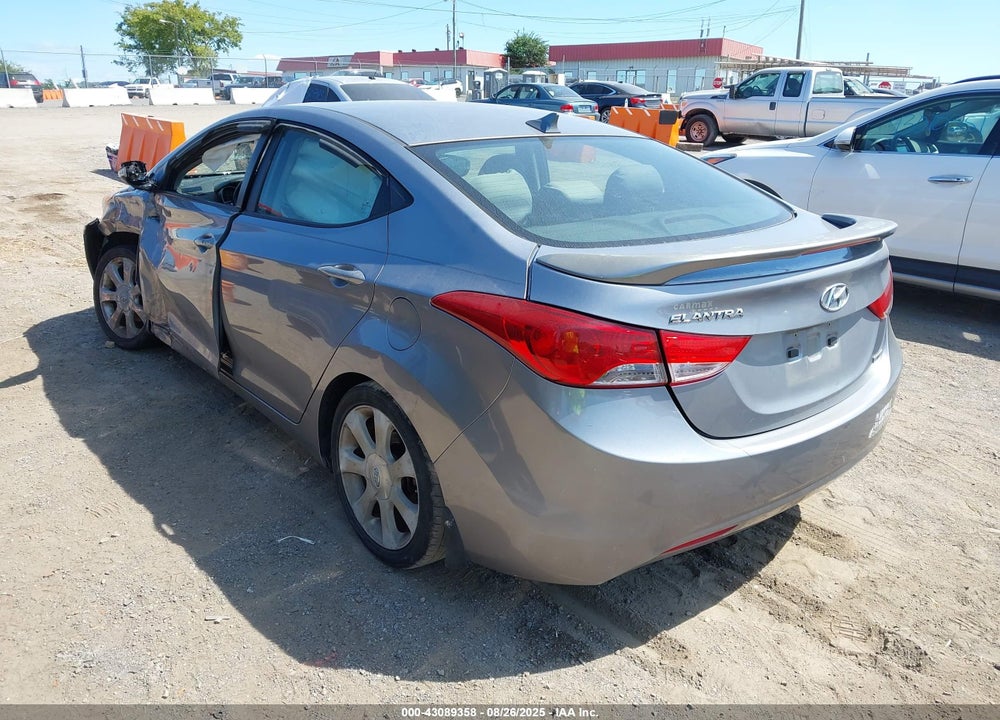 2013 HYUNDAI ELANTRA VIN: KMHDH4AE8DU671714