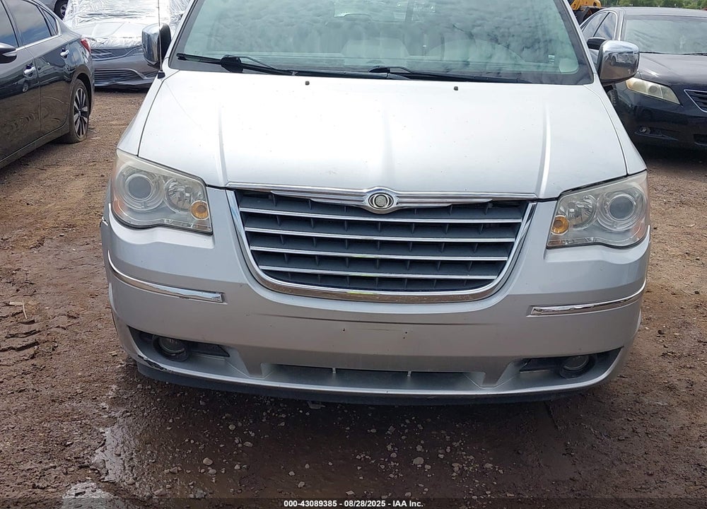 2009 CHRYSLER TOWN & COUNTRY VIN: 2A8HR64X49R558027