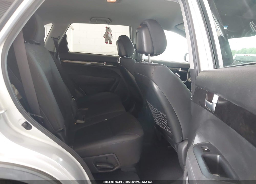 2015 KIA SORENTO VIN: 5XYKT3A63FG562076