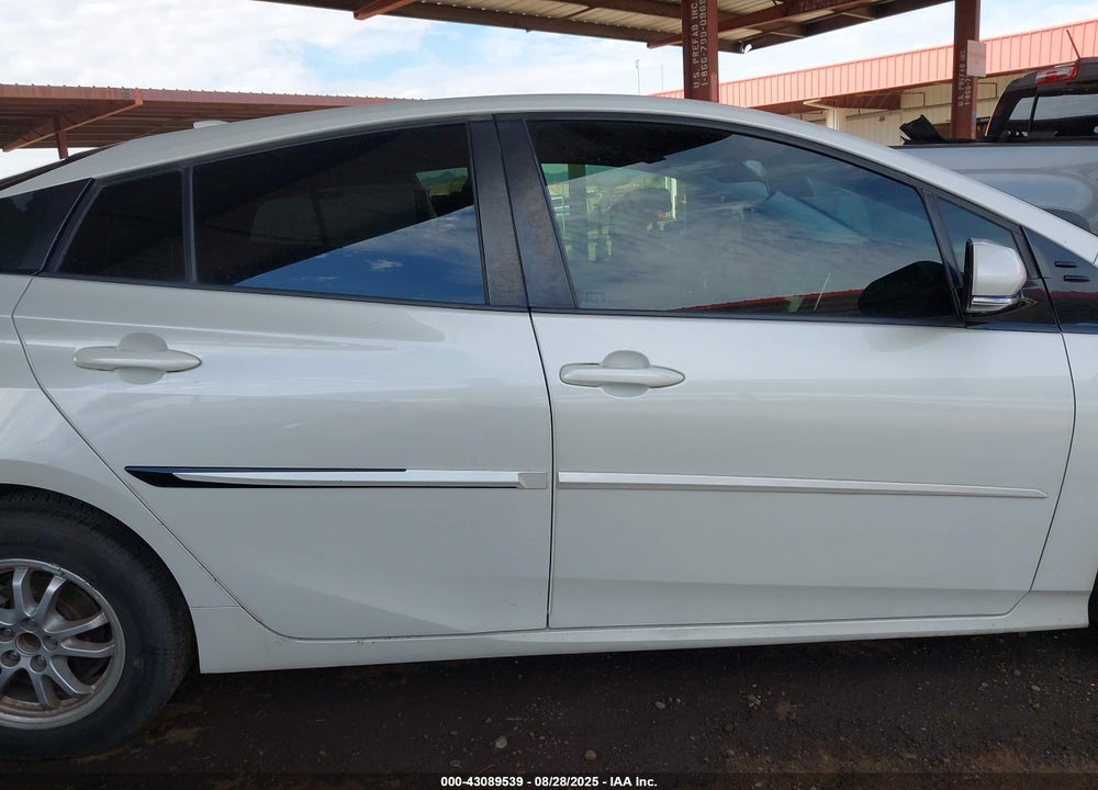 2017 TOYOTA PRIUS VIN: JTDKARFU3H3042466