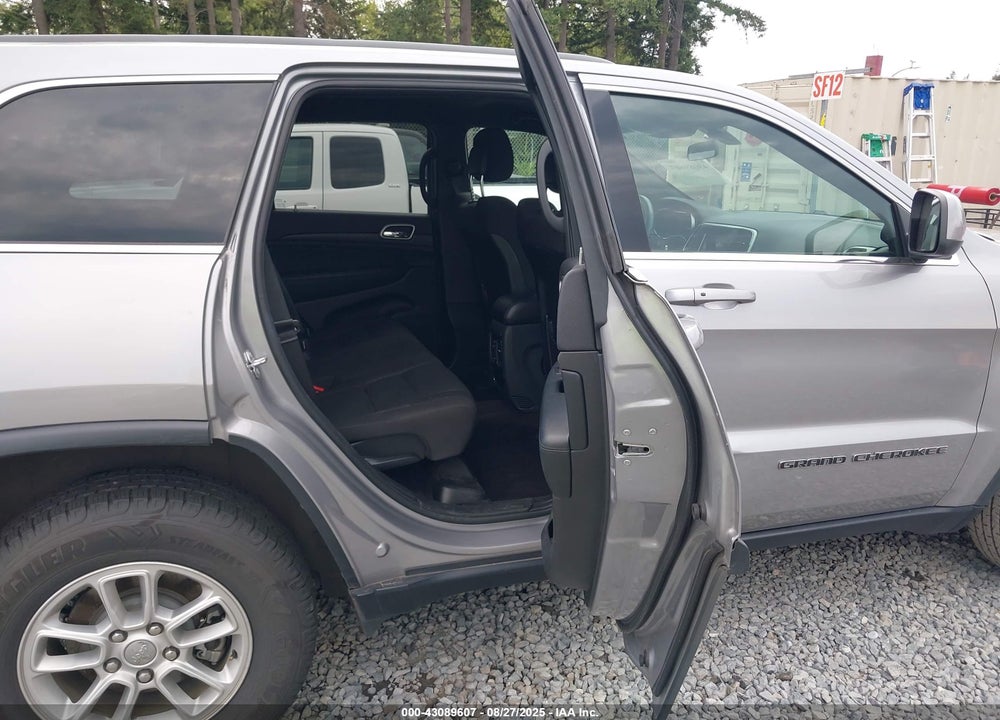 2018 JEEP GRAND CHEROKEE VIN: 1C4RJEAG6JC113657
