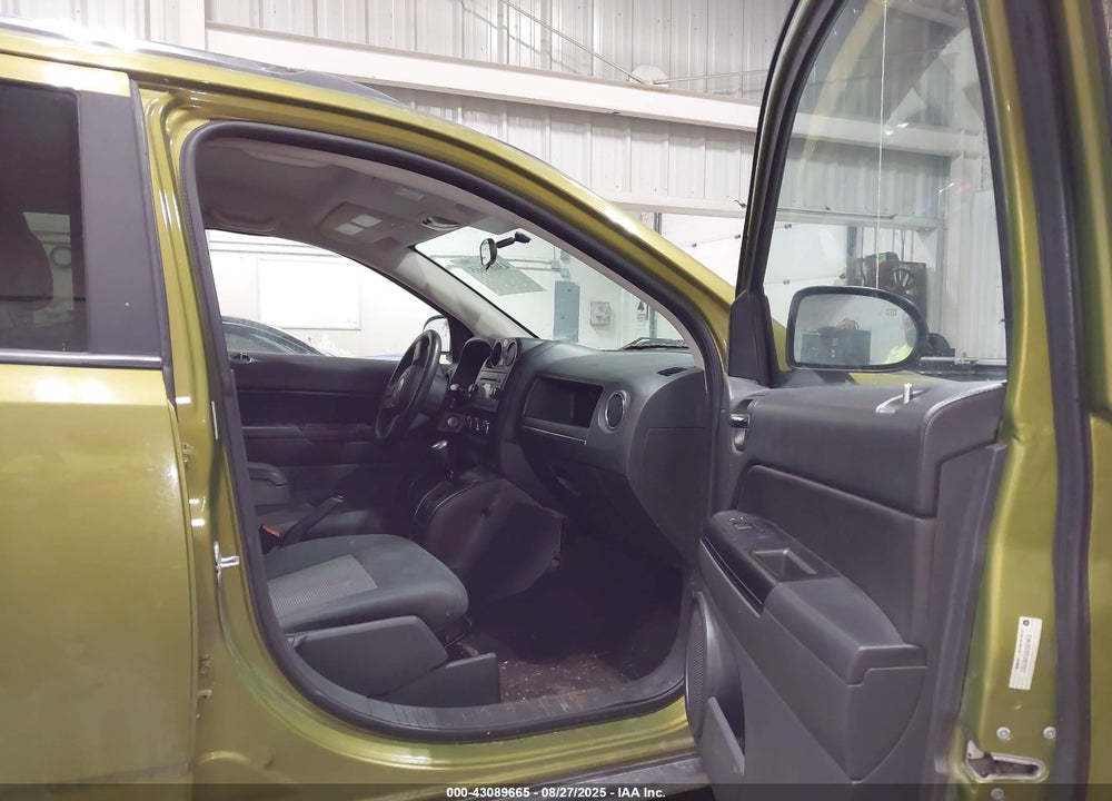 2012 JEEP COMPASS VIN: 1C4NJDEB2CD637523