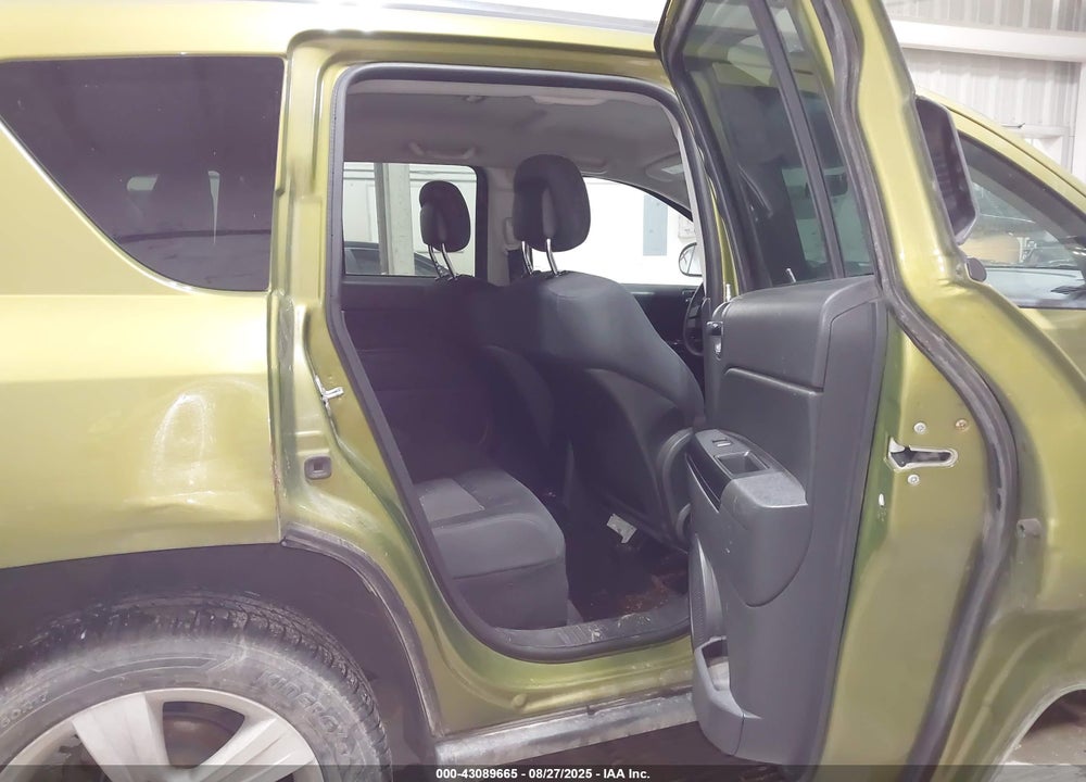 2012 JEEP COMPASS VIN: 1C4NJDEB2CD637523