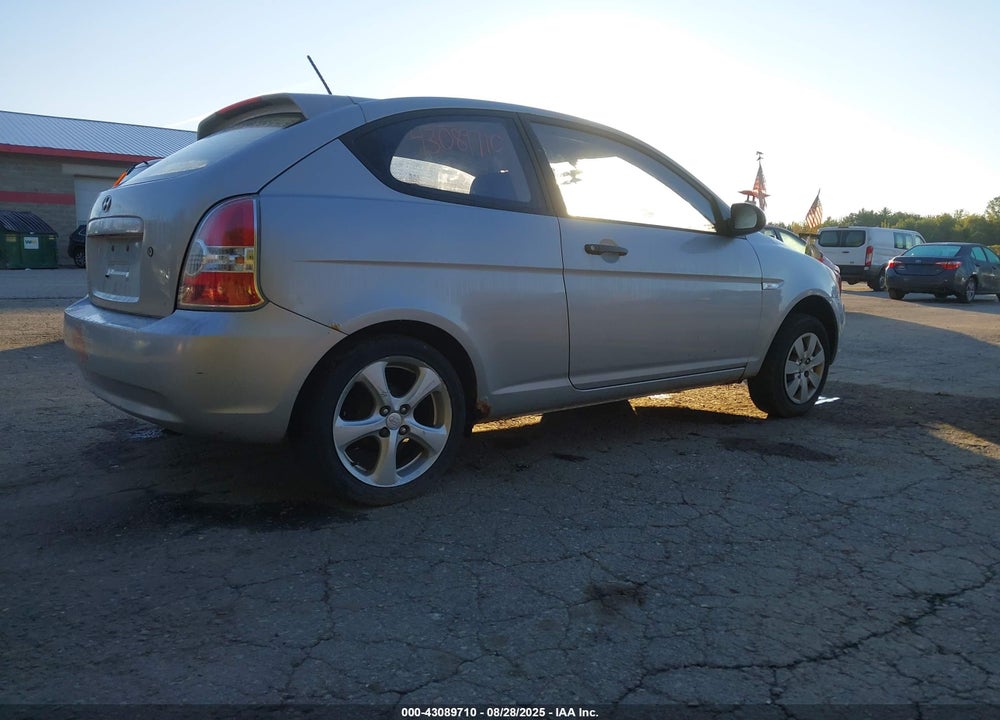 2008 HYUNDAI ACCENT VIN: KMHCM36CX8U084025