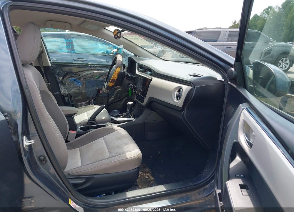 2019 TOYOTA COROLLA LE VIN: 2T1BURHE9KC167094