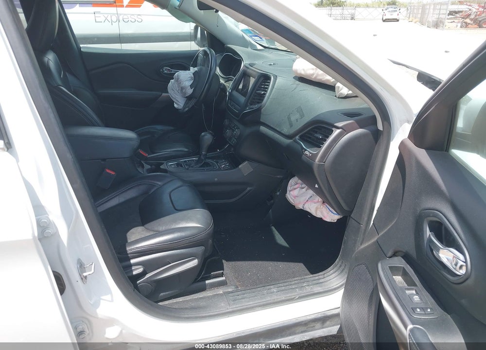 2019 JEEP CHEROKEE VIN: 1C4PJLLB5KD420391