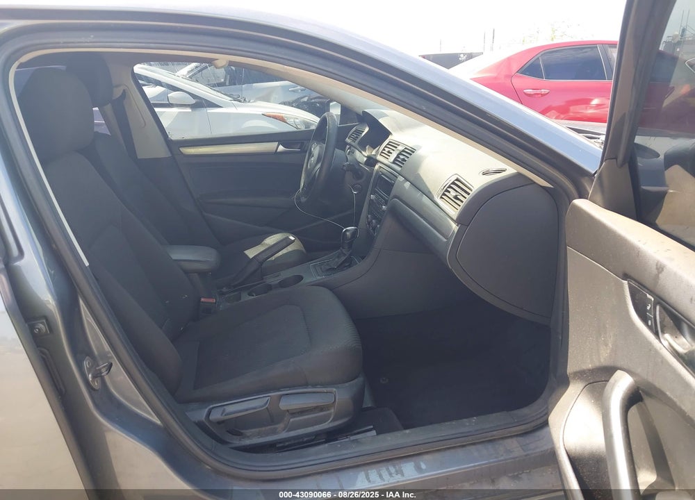2014 VOLKSWAGEN PASSAT VIN: 1VWAT7A34EC106631