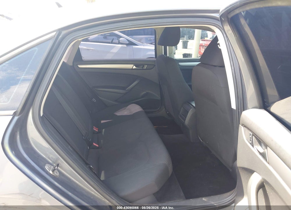 2014 VOLKSWAGEN PASSAT VIN: 1VWAT7A34EC106631