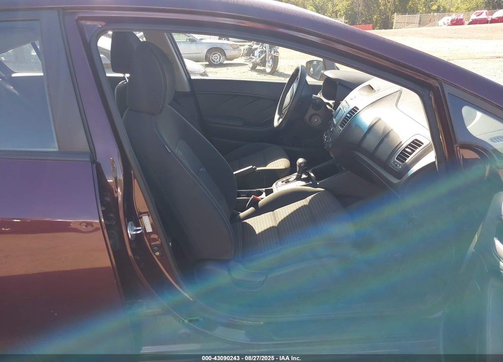 2017 KIA FORTE VIN: 3KPFL4A74HE010098