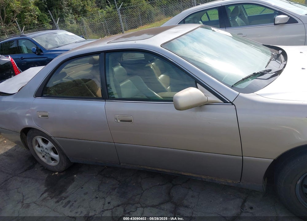 1999 LEXUS ES 300 VIN: JT8BF28G6X5066942