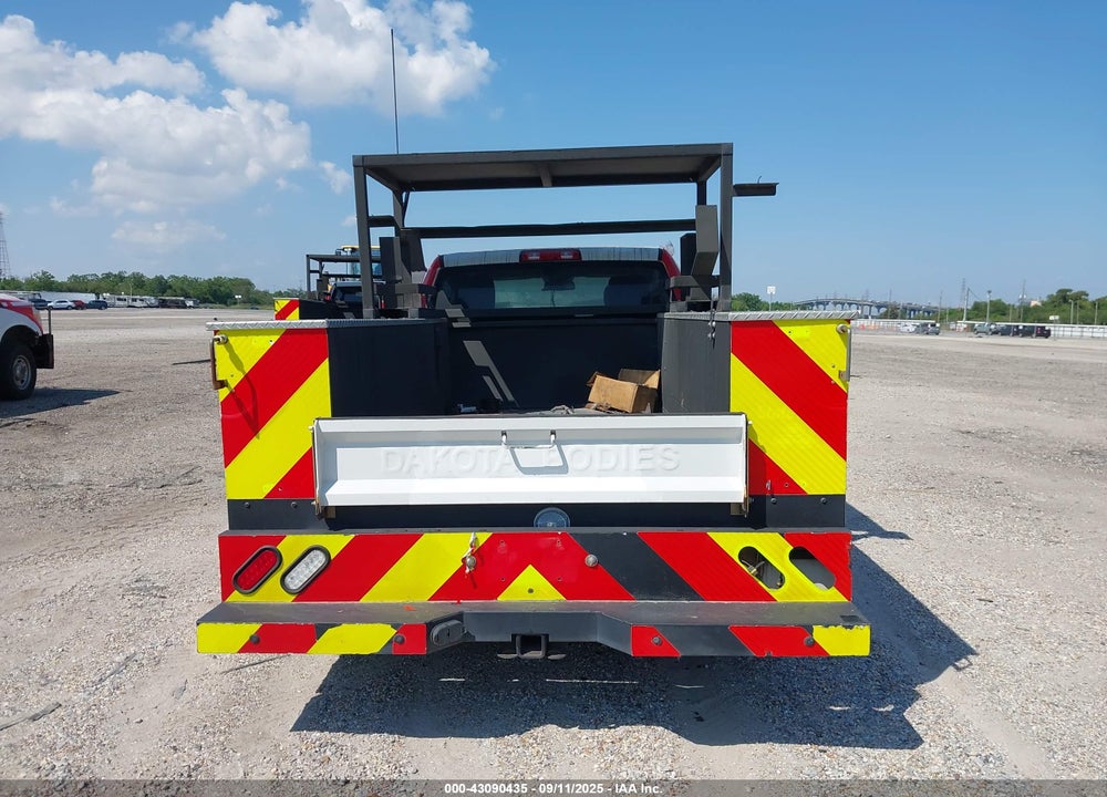 2018 RAM 2500 TRADESMAN 4X2 8' BOX VIN: 3C6UR4HJ7JG243322