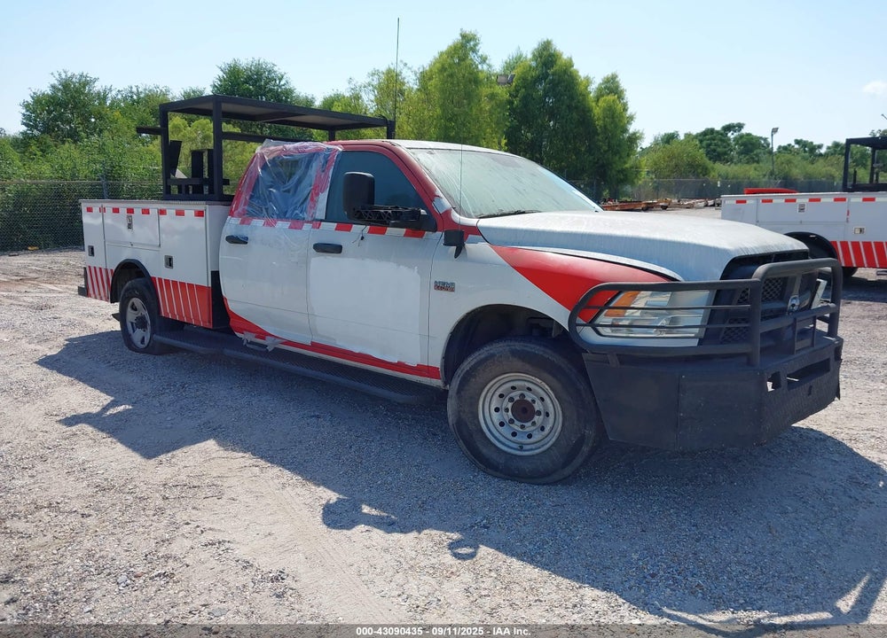 2018 RAM 2500 TRADESMAN 4X2 8' BOX VIN: 3C6UR4HJ7JG243322