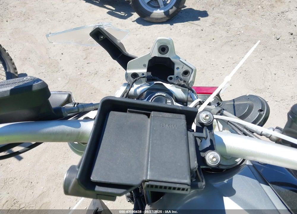2015 BMW R1200 R VIN: WB10A1405FZ196869