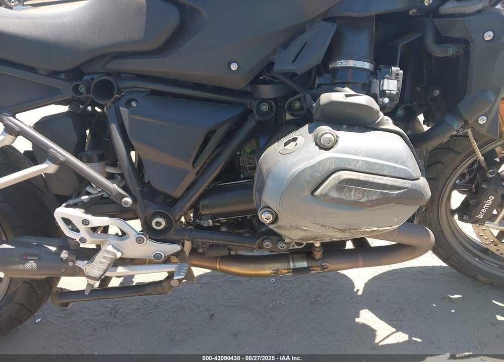 2015 BMW R1200 R VIN: WB10A1405FZ196869