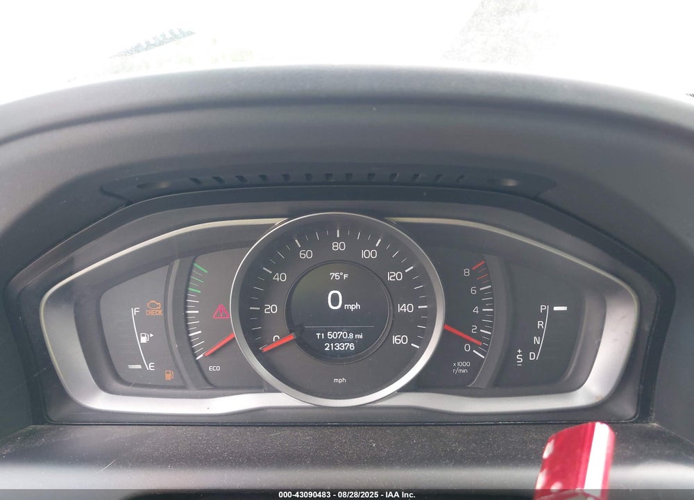 2016 VOLVO XC60 VIN: YV440MDJ8G2850319