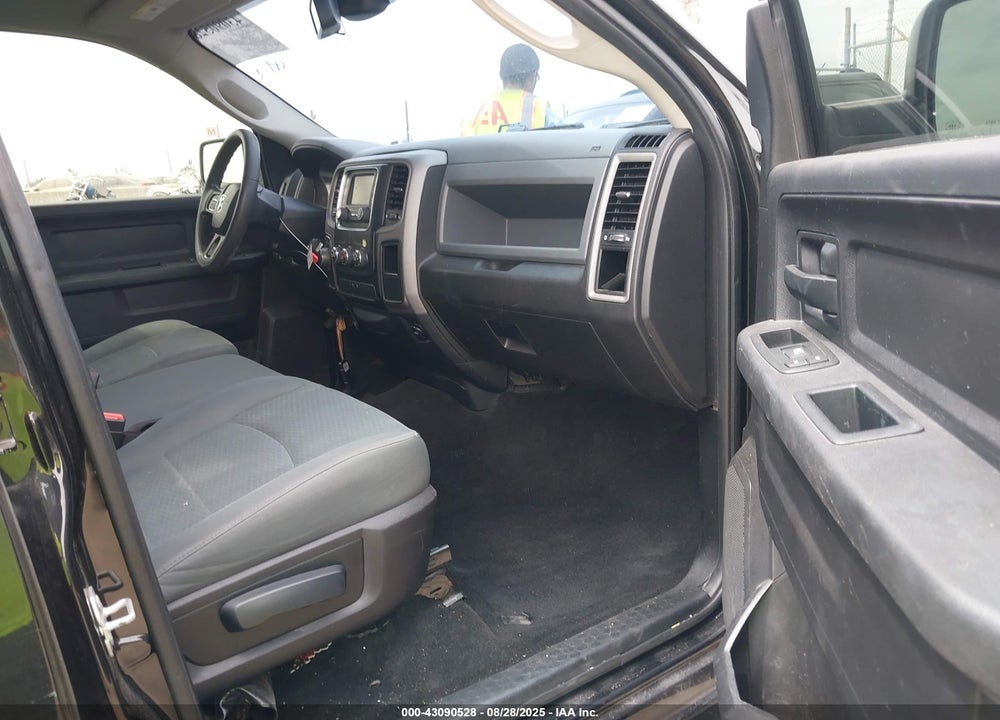2016 RAM 1500 VIN: 3C6RR6KTXGG326098
