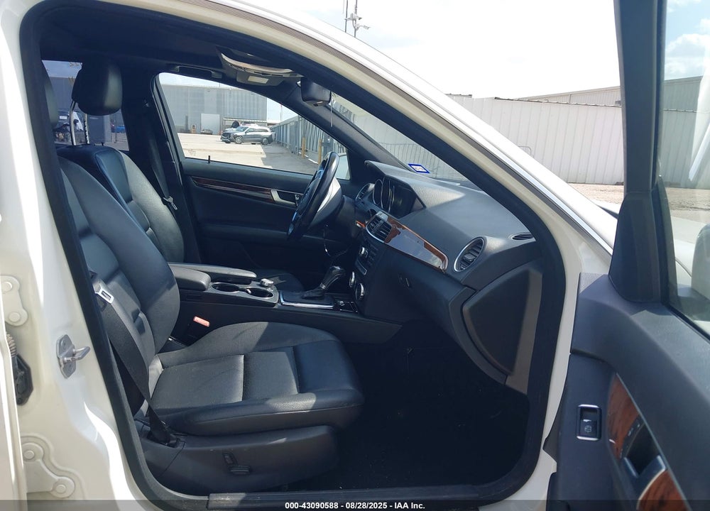 2012 MERCEDES-BENZ C CLASS VIN: WDDGF4HB5CR223652