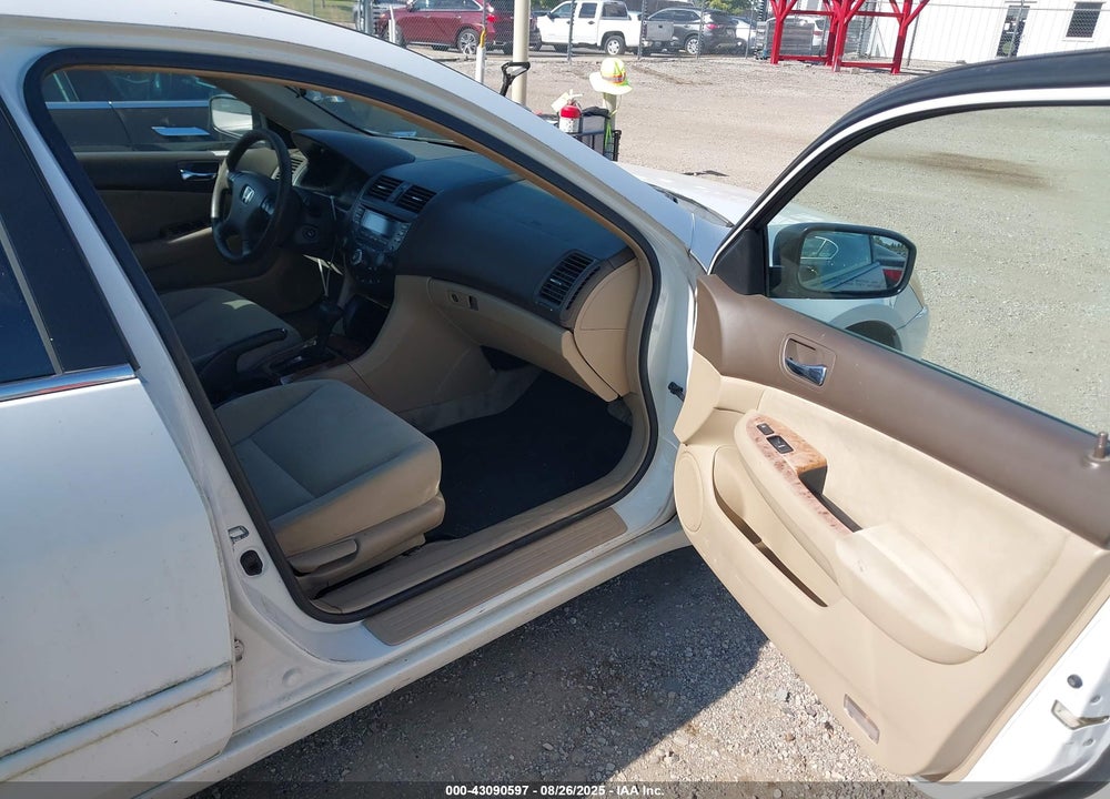 2004 HONDA ACCORD 2.4 EX VIN: 1HGCM566X4A174251