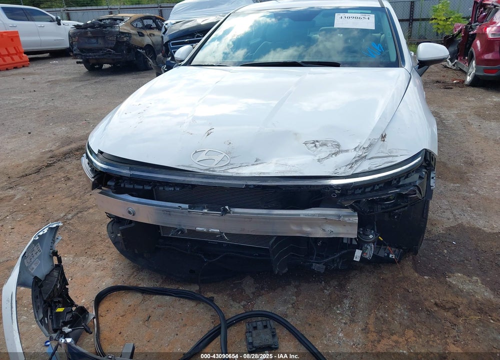 2025 HYUNDAI SONATA VIN: KMHL64JA2SA490296