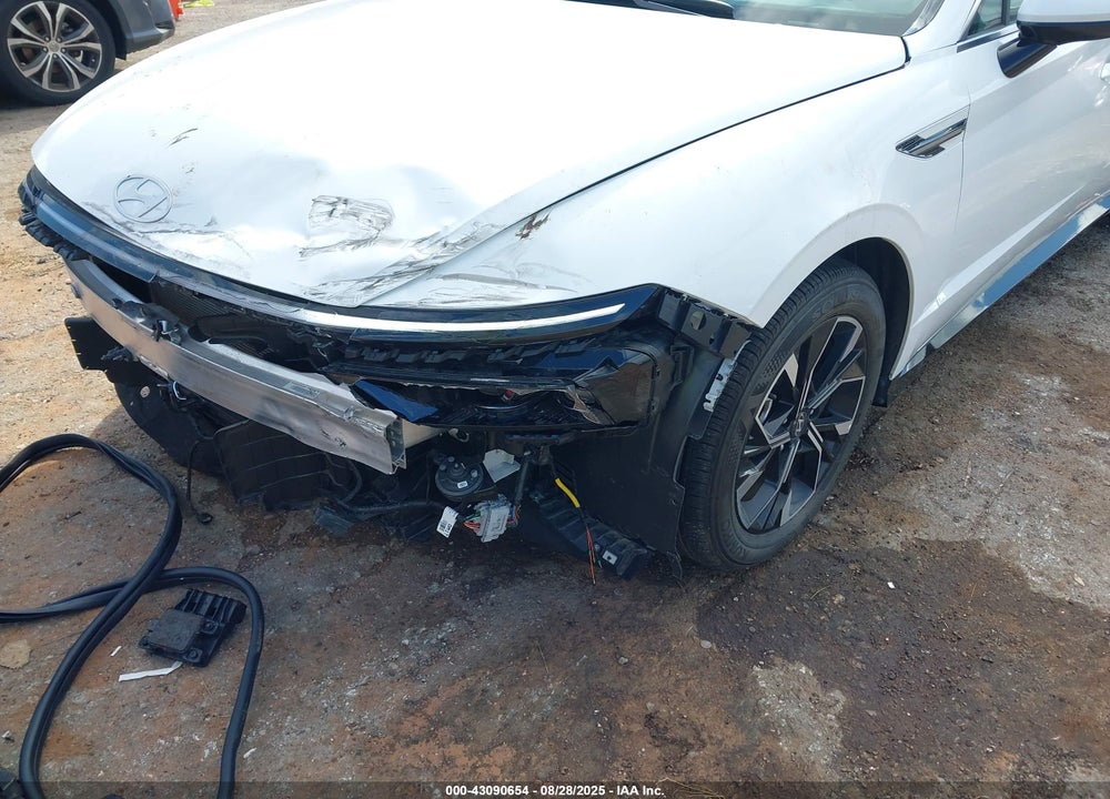 2025 HYUNDAI SONATA VIN: KMHL64JA2SA490296
