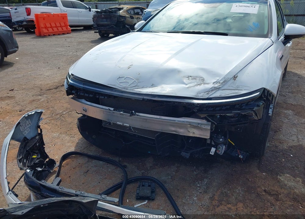 2025 HYUNDAI SONATA VIN: KMHL64JA2SA490296