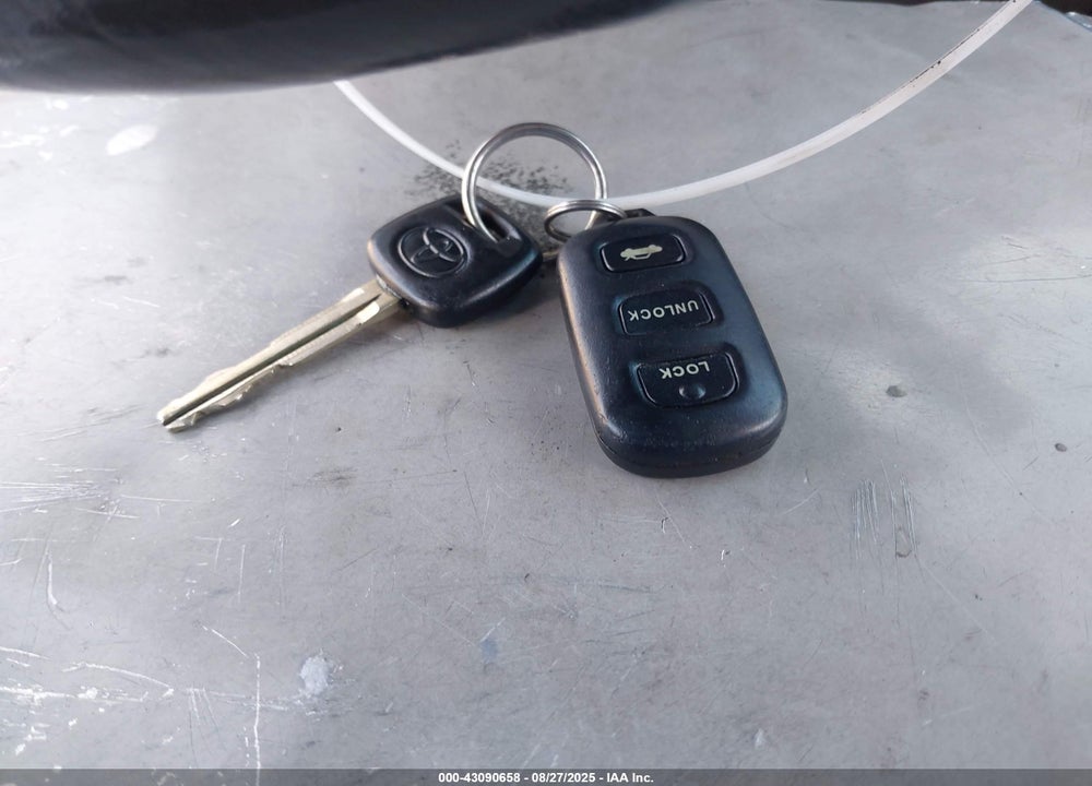 2002 TOYOTA CAMRY LE VIN: JTDBE32K820098417
