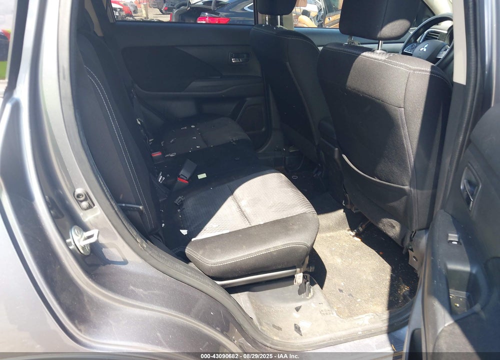 2017 MITSUBISHI OUTLANDER VIN: JA4AD2A37HZ030210