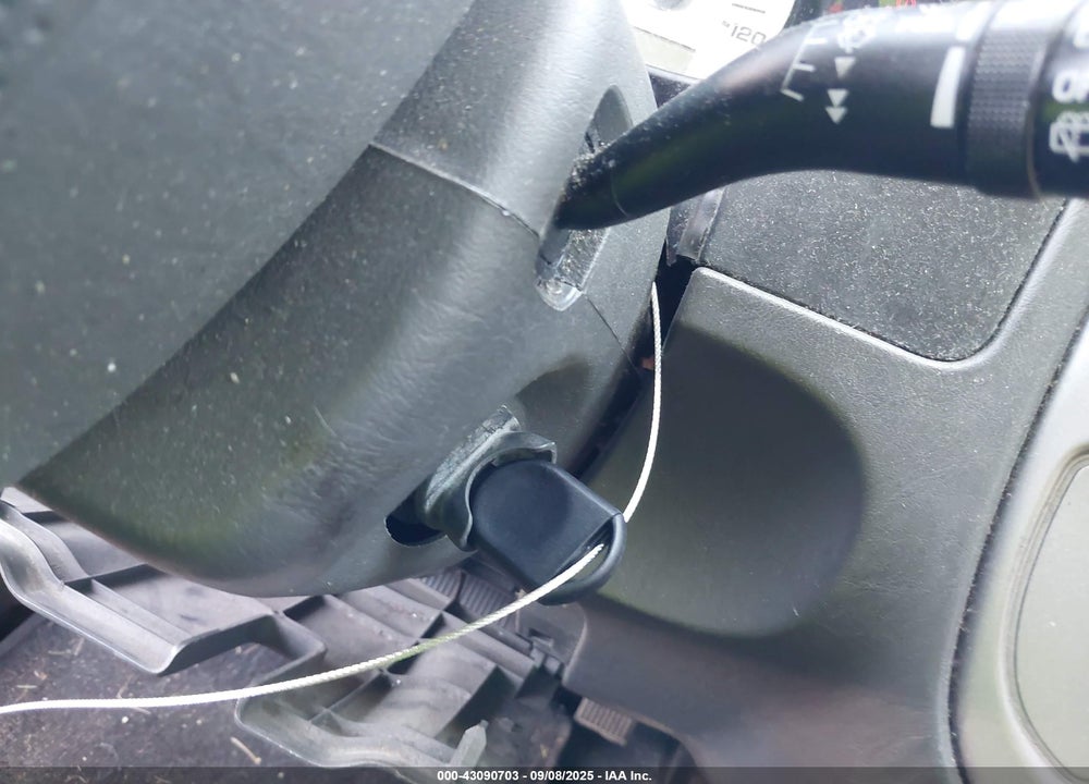 2005 FORD ESCAPE XLT VIN: 1FMCU03135DA08059