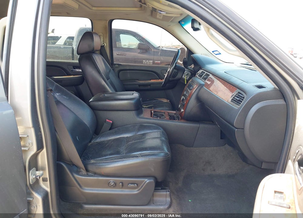 2007 CHEVROLET TAHOE LTZ VIN: 1GNFC13J47R291952
