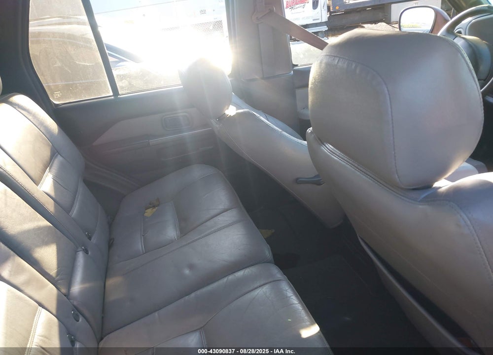 1998 NISSAN PATHFINDER LE/XE VIN: JN8AR05S4WW229571