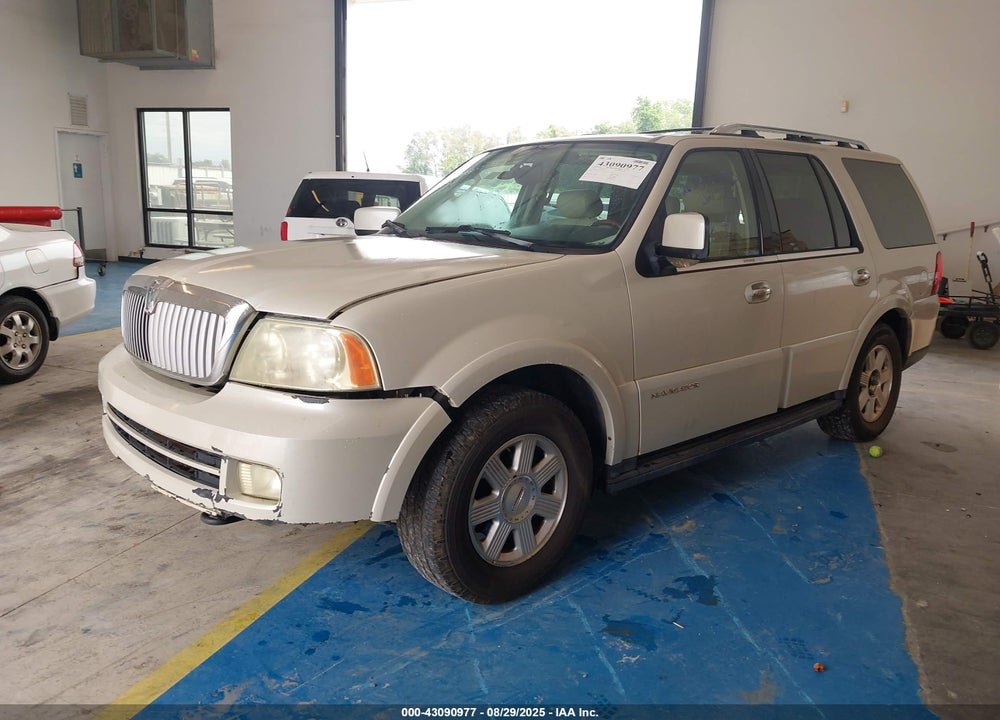 2005 LINCOLN NAVIGATOR VIN: 5LMFU27595LJ21555