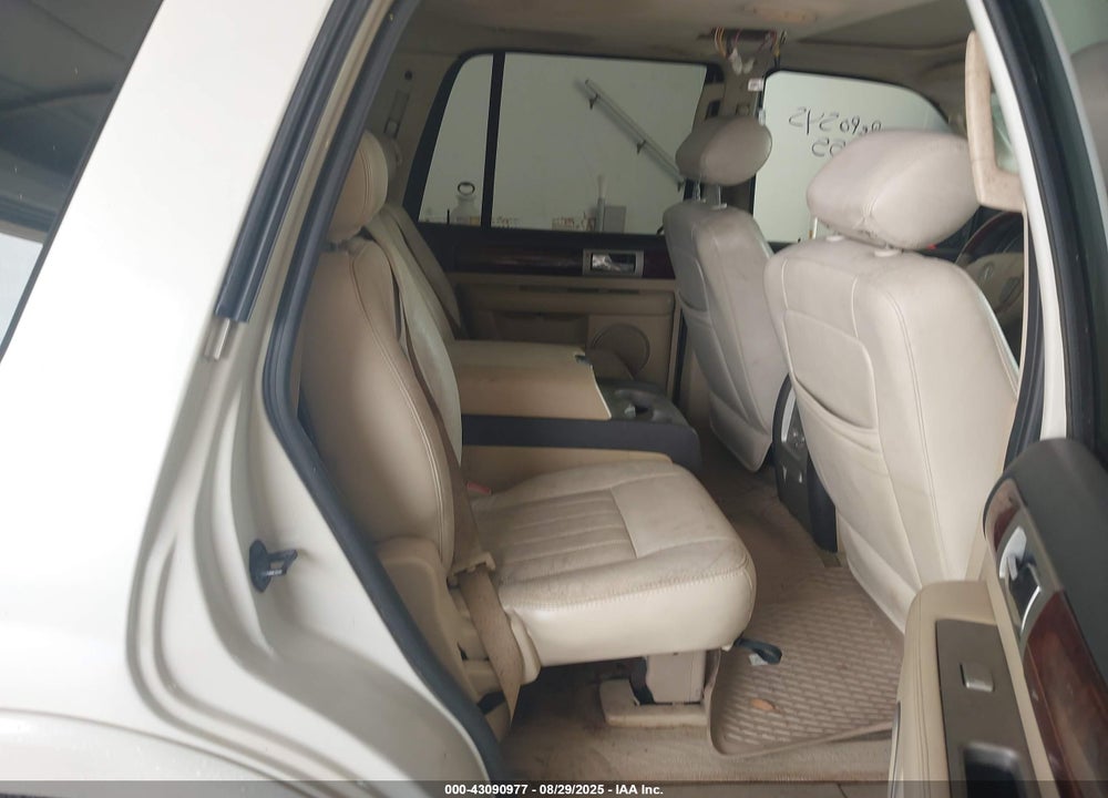 2005 LINCOLN NAVIGATOR VIN: 5LMFU27595LJ21555