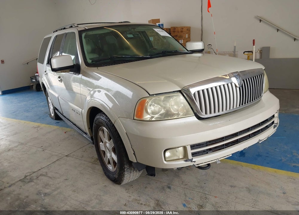 2005 LINCOLN NAVIGATOR VIN: 5LMFU27595LJ21555