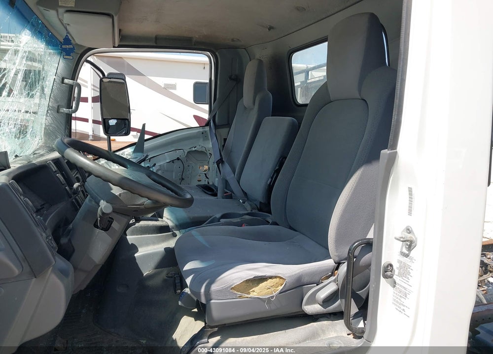 2017 ISUZU NRR DSL REG AT VIN: JALE5W160H7304444