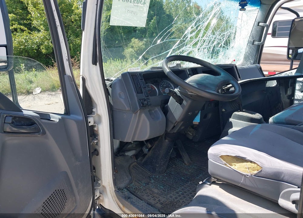 2017 ISUZU NRR DSL REG AT VIN: JALE5W160H7304444