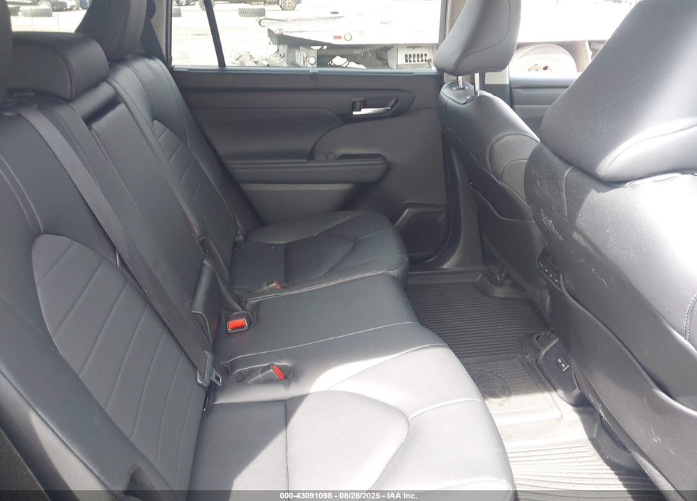 2024 TOYOTA HIGHLANDER VIN: 5TDKDRBH2RS566238