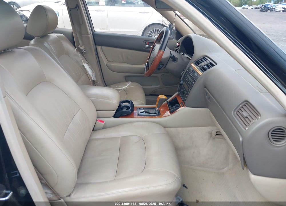 2000 LEXUS LS 400 VIN: JT8BH28F7Y0181811
