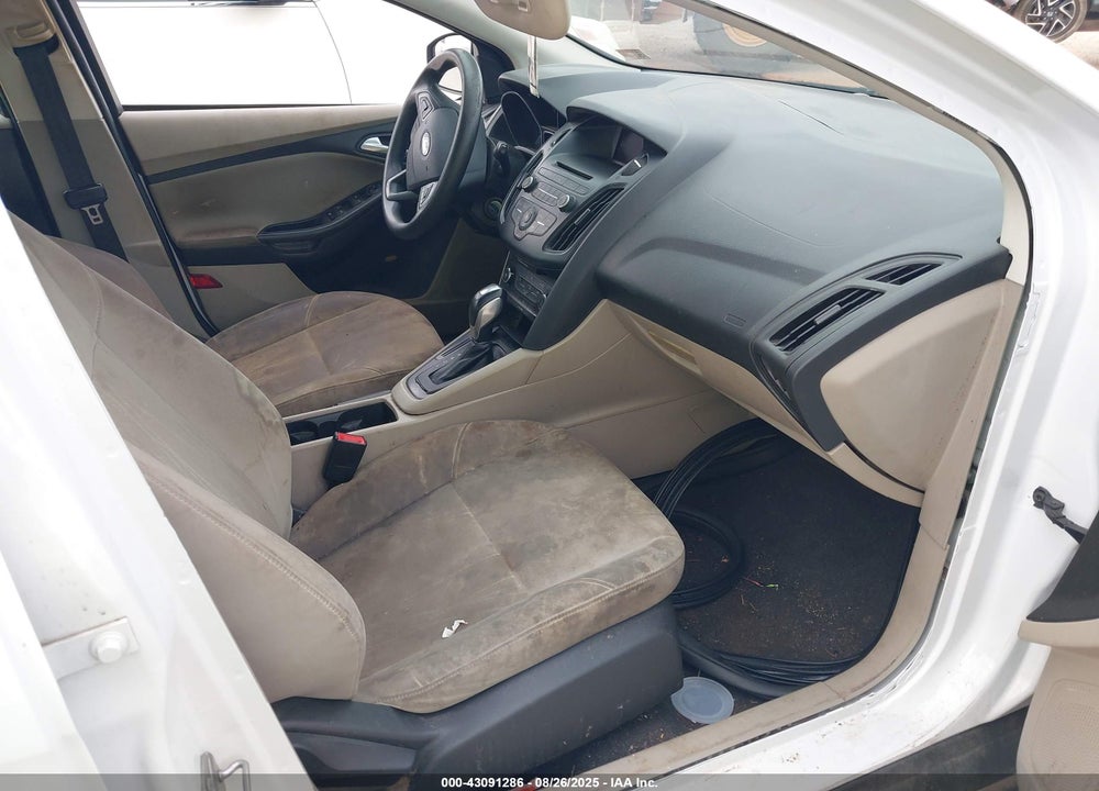 2015 FORD FOCUS SE VIN: 1FADP3K2XFL321005