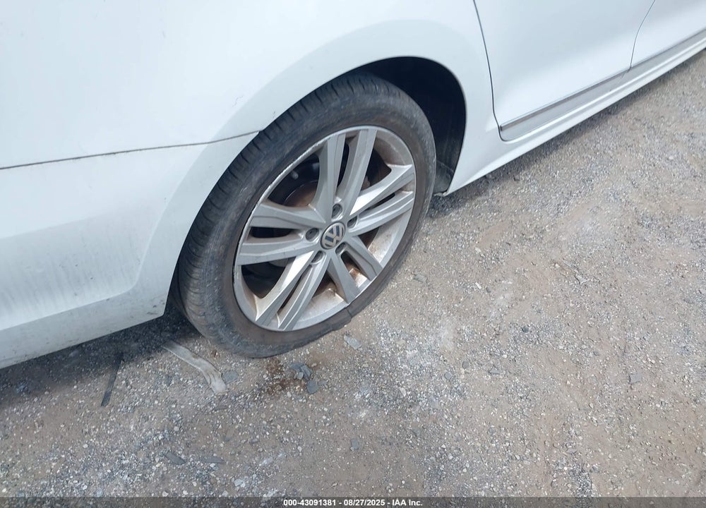 2017 VOLKSWAGEN JETTA VIN: 3VWL17AJ7HM363847