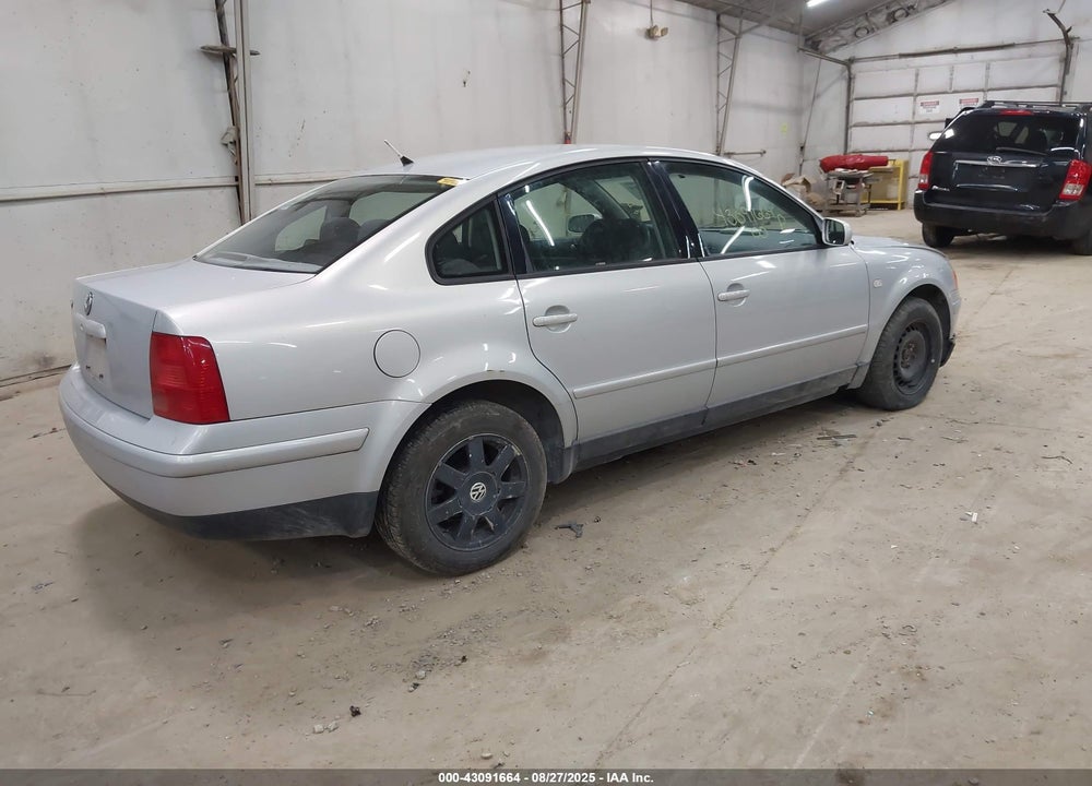 2000 VOLKSWAGEN PASSAT GLS VIN: WVWMA23B9YP361995