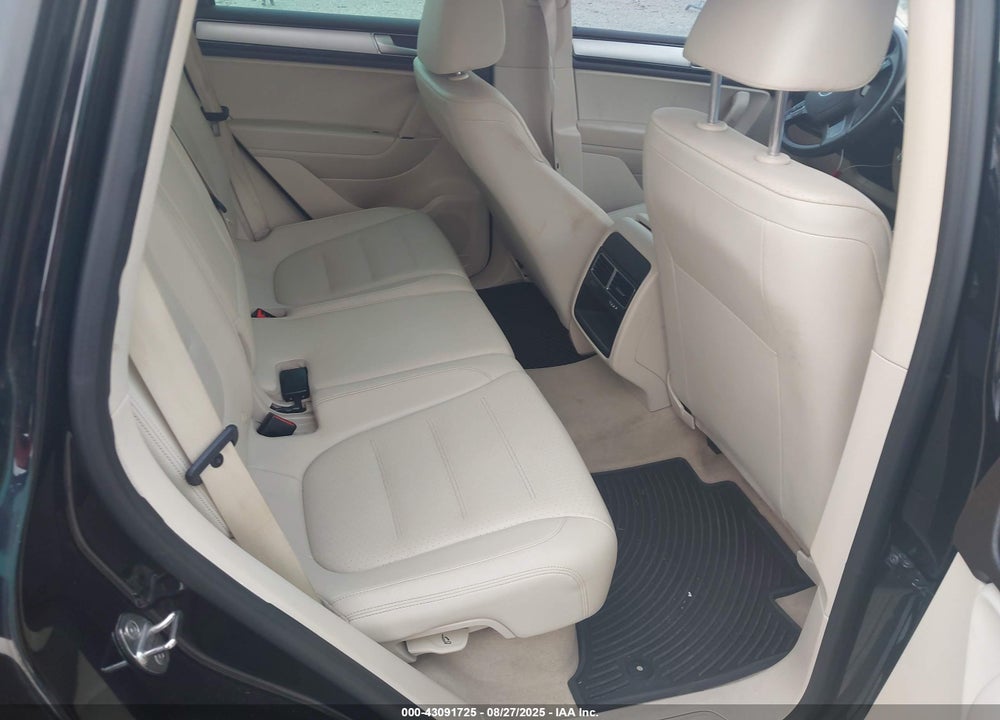 2016 VOLKSWAGEN TOUAREG VR6 SPORT VIN: WVGEF9BP9GD005277