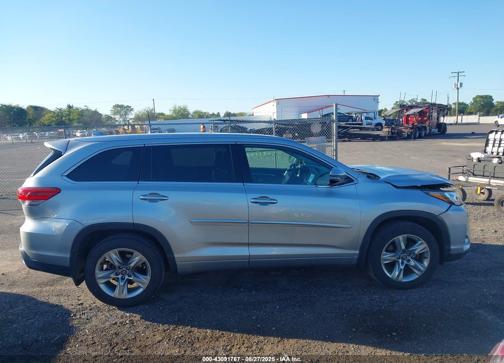 2018 TOYOTA HIGHLANDER VIN: 5TDDZRFH3JS846985