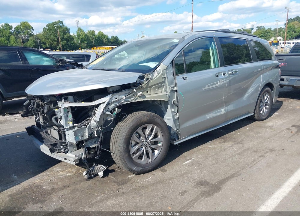 2023 TOYOTA SIENNA XLE VIN: 5TDYRKECXPS175807