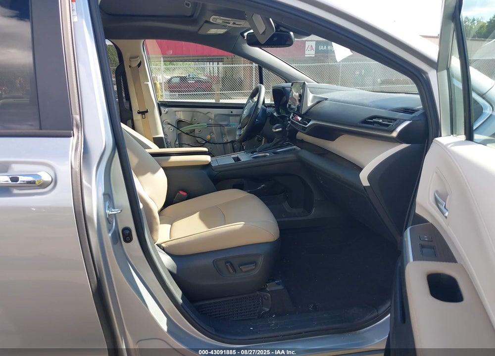 2023 TOYOTA SIENNA XLE VIN: 5TDYRKECXPS175807