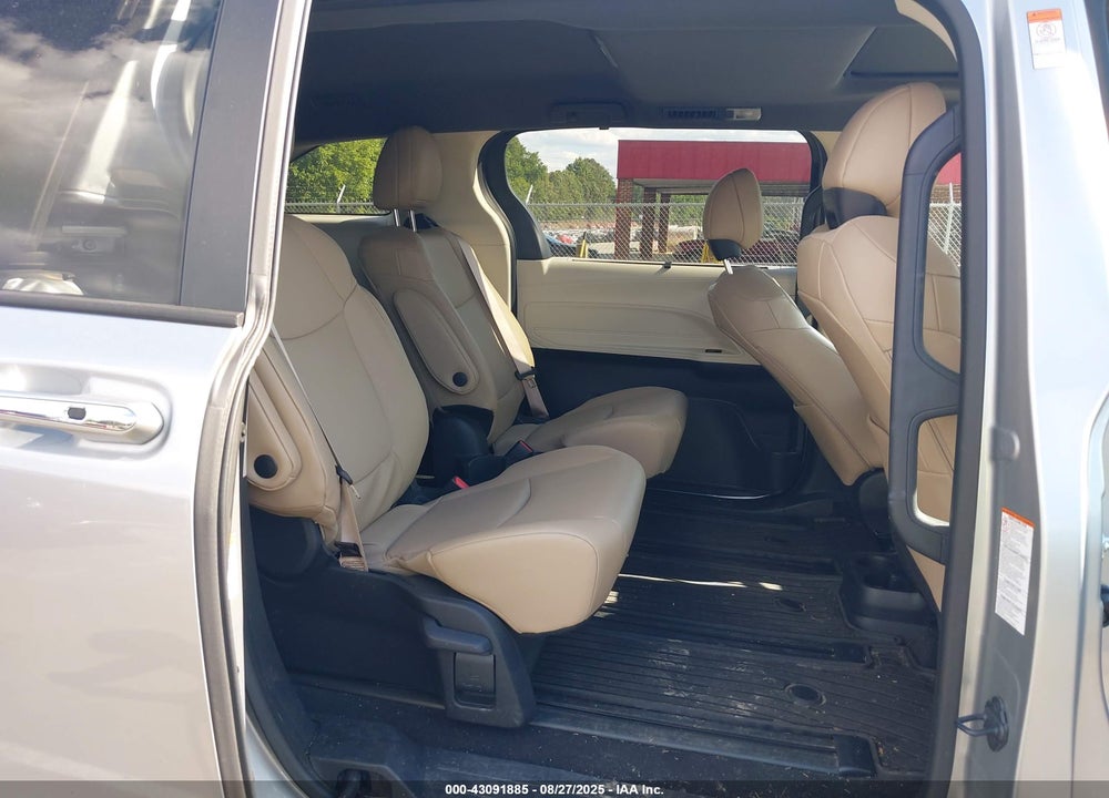 2023 TOYOTA SIENNA XLE VIN: 5TDYRKECXPS175807