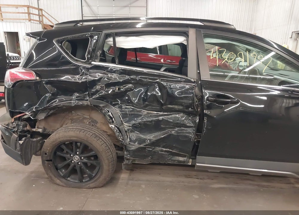 2018 TOYOTA RAV4 VIN: 2T3RFREV3JW787862