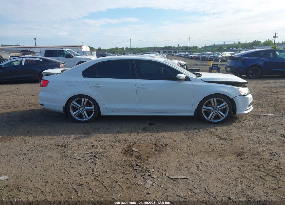 2015 VOLKSWAGEN JETTA 1.8T SE VIN: 3VWD17AJ9FM249236
